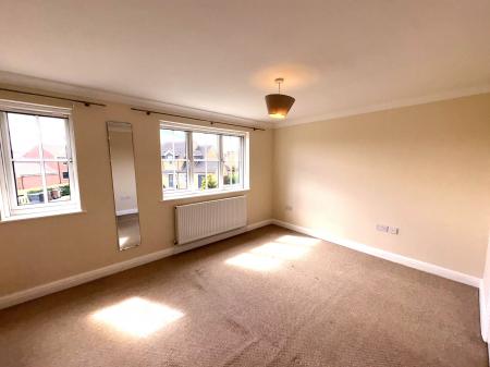 4 bedroom Detached house to let in Headland Way, Navenby, LN5