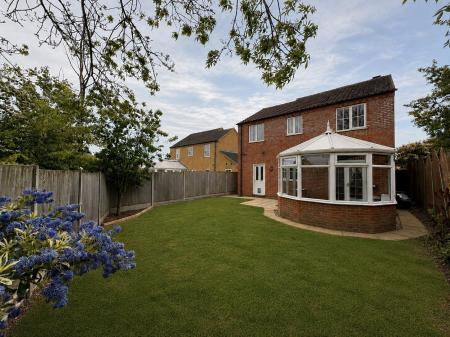 4 bedroom Detached house to let in Headland Way, Navenby, LN5