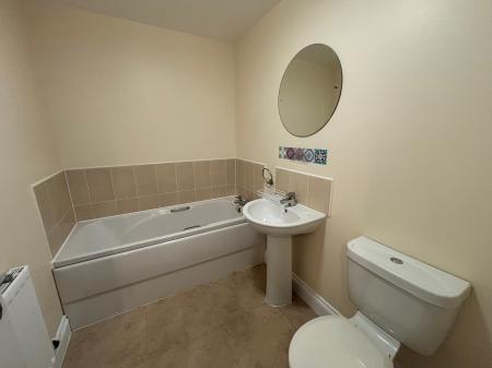 3 bedroom Flat to let in Deansleigh, Lincoln, LN1