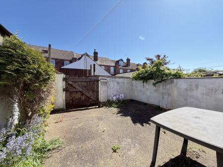 4 bedroom Terraced House for sale in Avondale Street, Lincoln, LN2