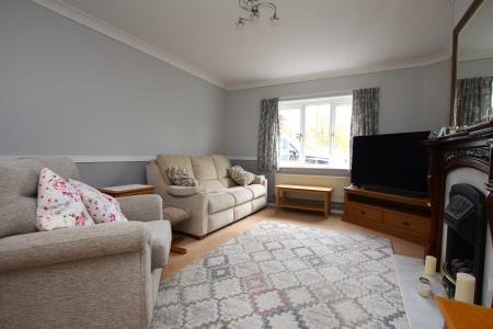 3 bedroom Semi-detached house for sale in Lincoln Road, North Hykeham, LN6