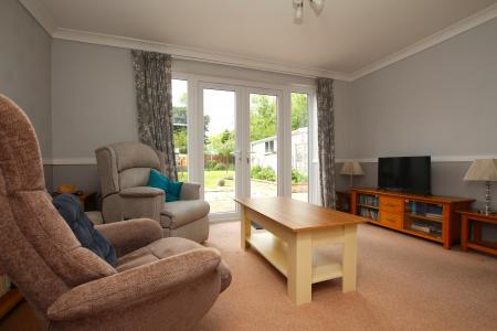 3 bedroom Semi-detached house for sale in Lincoln Road, North Hykeham, LN6