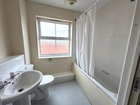 2 bedroom Flat to let in Riverside Drive, Lincoln, LN5