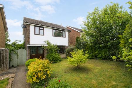 James Court, Welton, LN2