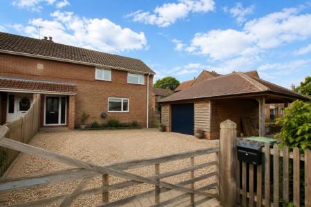3 bedroom Semi-detached house for sale in Bakers Lane, Bassingham, LN5
