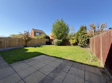 4 bedroom Detached house for sale in Heath Road, Navenby, LN5