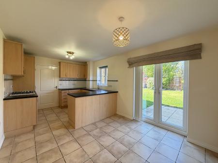 4 bedroom Detached house for sale in Heath Road, Navenby, LN5