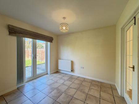 4 bedroom Detached house for sale in Heath Road, Navenby, LN5