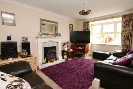 4 bedroom Detached house for sale in Beresford Drive, Lincoln, LN2