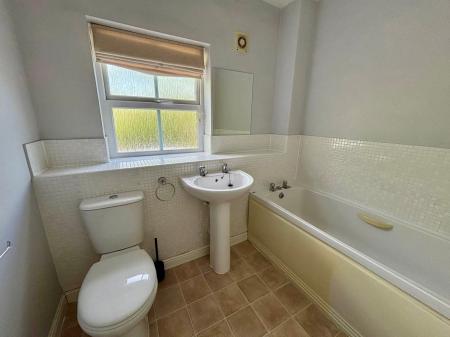 3 bedroom Detached house to let in Sorrel Road, Witham St Hughs, LN6