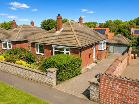 Clint Lane, Navenby, LN5