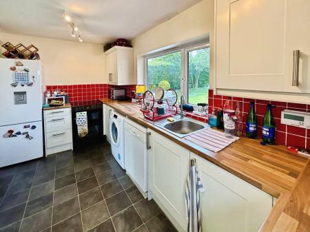 2 bedroom Bungalow to let in Daniel Crescent, Heighington, LN4