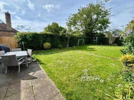 2 bedroom Bungalow to let in Daniel Crescent, Heighington, LN4