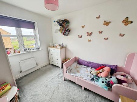 3 bedroom Semi-detached house for sale in Deansleigh, Lincoln, LN1