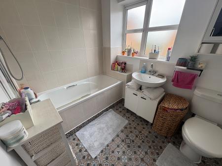 3 bedroom Semi-detached house for sale in Deansleigh, Lincoln, LN1