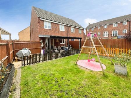 3 bedroom Semi-detached house for sale in Deansleigh, Lincoln, LN1