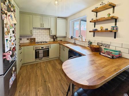 3 bedroom Semi-detached house for sale in Deansleigh, Lincoln, LN1