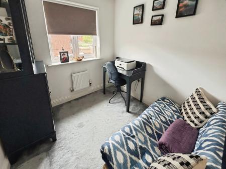 3 bedroom Semi-detached house for sale in Deansleigh, Lincoln, LN1