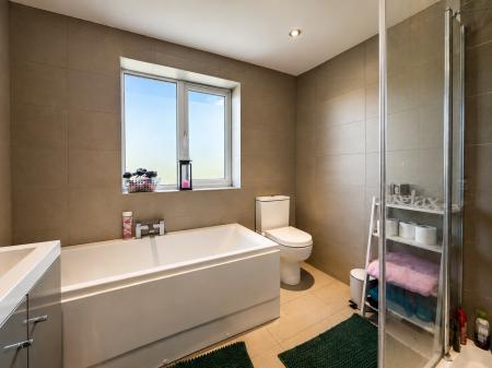 3 bedroom Semi-detached house for sale in Rufford Green, Lincoln, LN6
