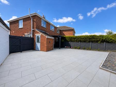 3 bedroom Semi-detached house for sale in Rufford Green, Lincoln, LN6