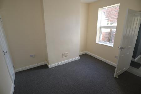 2 bedroom Terraced House to let in Eastern Terrace, Lincoln, LN5