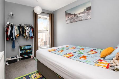 3 bedroom Terraced House for sale in Sausthorpe Street, Lincoln, LN5