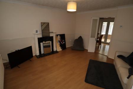 3 bedroom Semi-detached house to let in Sywell Close, Doddington Park, Lincoln, LN6
