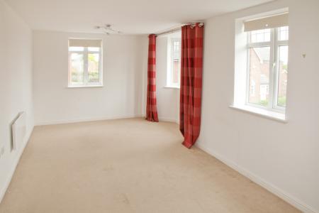 2 bedroom Flat to let in Flaxley Road, Lincoln, LN2