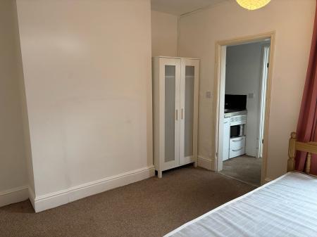 1 bedroom Studio flat to let in Laceby Street, Lincoln, LN2