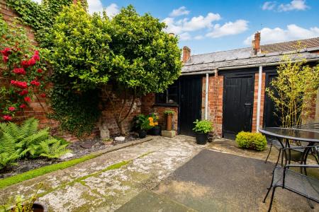 2 bedroom End of terrace house for sale in Edna Street, Lincoln, LN5