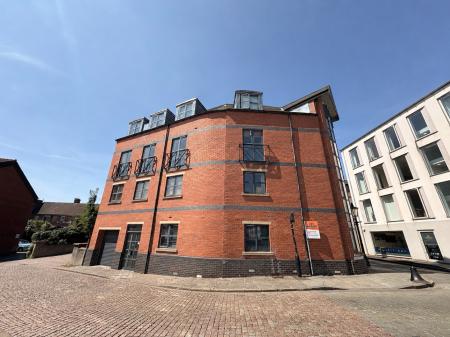 2 bedroom Flat to let in Swan Street, Lincoln, LN2