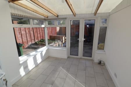 3 bedroom Semi-detached house to let in Bristol Drive, Lincoln, LN6