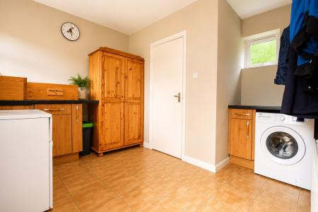 3 bedroom Semi-detached house for sale in Nettleton Drive, Witham St Hughs, LN6