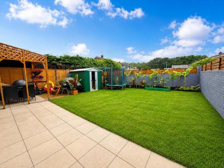 2 bedroom Semi-detached house for sale in Dellfield Avenue, Lincoln, LN6