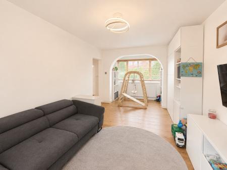 2 bedroom Semi-detached house for sale in Dellfield Avenue, Lincoln, LN6
