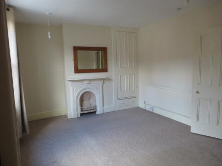 3 bedroom Terraced House to let in May Crescent, Lincoln, LN1