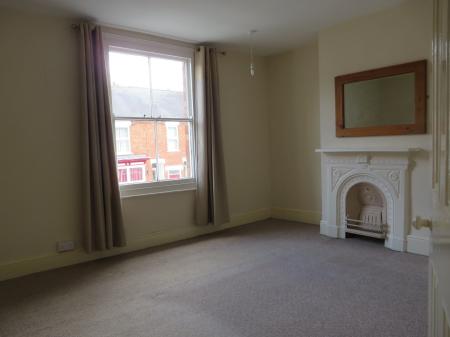 3 bedroom Terraced House to let in May Crescent, Lincoln, LN1