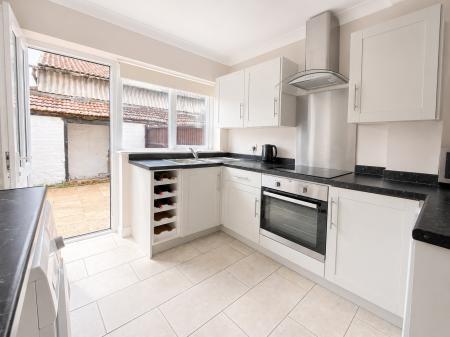 2 bedroom End of terrace house for sale in Shakespeare Street, Lincoln, LN5