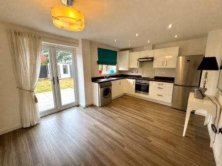 3 bedroom Semi-detached house to let in Tiber Road, North Hykeham, LN6