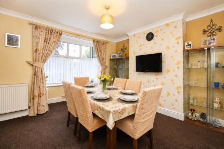 3 bedroom Detached house for sale in Skellingthorpe Road, Lincoln, LN6