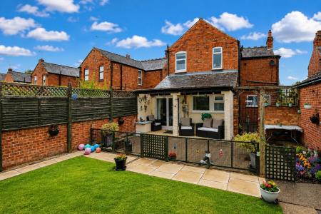 3 bedroom Detached house for sale in Skellingthorpe Road, Lincoln, LN6