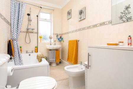3 bedroom Detached house for sale in Skellingthorpe Road, Lincoln, LN6