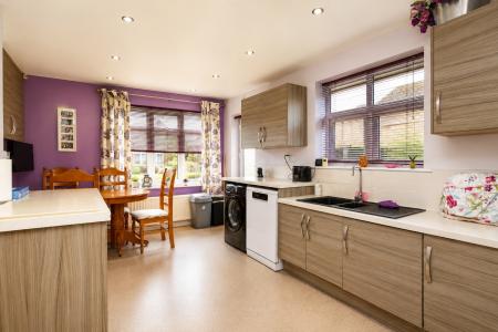 3 bedroom Detached bungalow for sale in Caroline Road, Metheringham, LN4