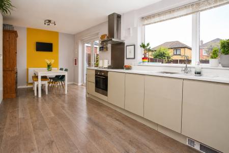 3 bedroom Detached house for sale in Constance Avenue, Lincoln, LN6