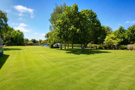 4 bedroom Detached bungalow for sale in Lowthorpe, Southrey, LN3