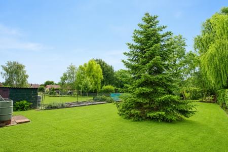 4 bedroom Detached bungalow for sale in Lowthorpe, Southrey, LN3