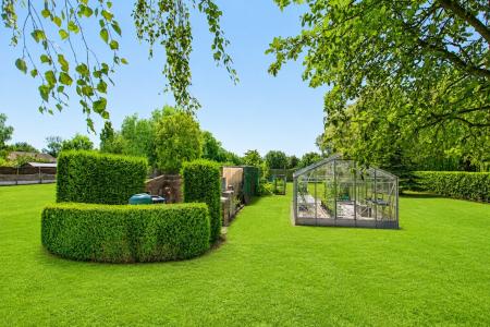 4 bedroom Detached bungalow for sale in Lowthorpe, Southrey, LN3