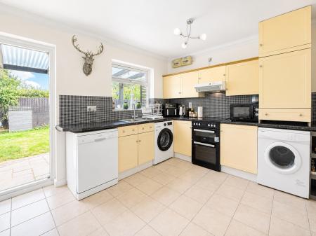 2 bedroom Semi-detached house for sale in Sixfield Close, Lincoln, LN6