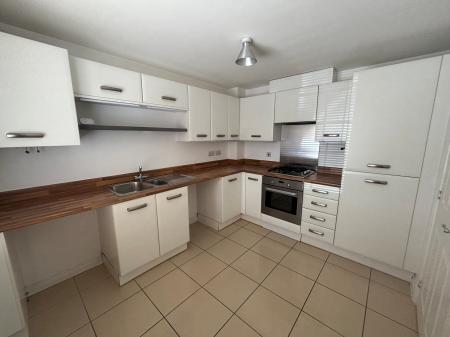 3 bedroom Semi-detached house to let in Poppy Road, Witham St Hughs, LN6