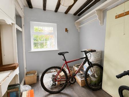 4 bedroom Semi-detached house for sale in Church Lane, North Carlton, LN1